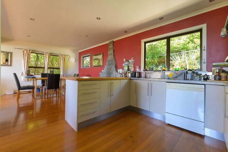Photo of property in 12 Tui Glen Road, Atawhai, Nelson, 7010