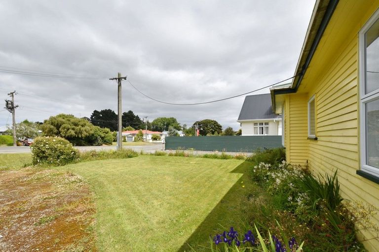 Photo of property in 10 Bridge Street, Tuatapere, 9620
