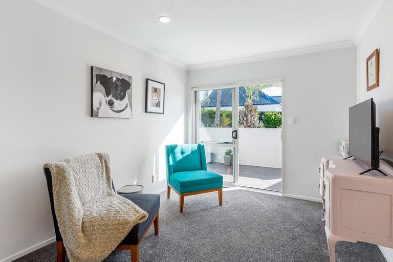 Photo of property in 32 Sunny Crescent, Huapai, Kumeu, 0810