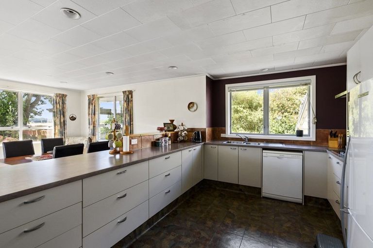 Photo of property in 105 Rangiuru Road, Otaki Beach, Otaki, 5512