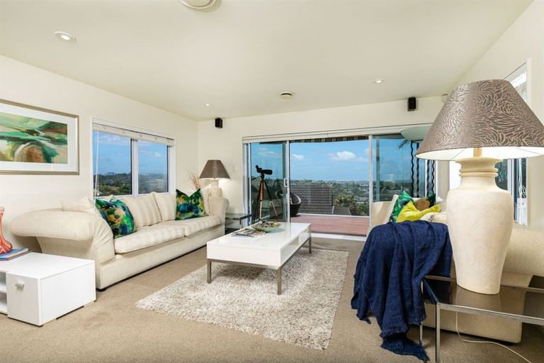 Photo of property in 2/5a Galaxy Drive, Mairangi Bay, Auckland, 0630