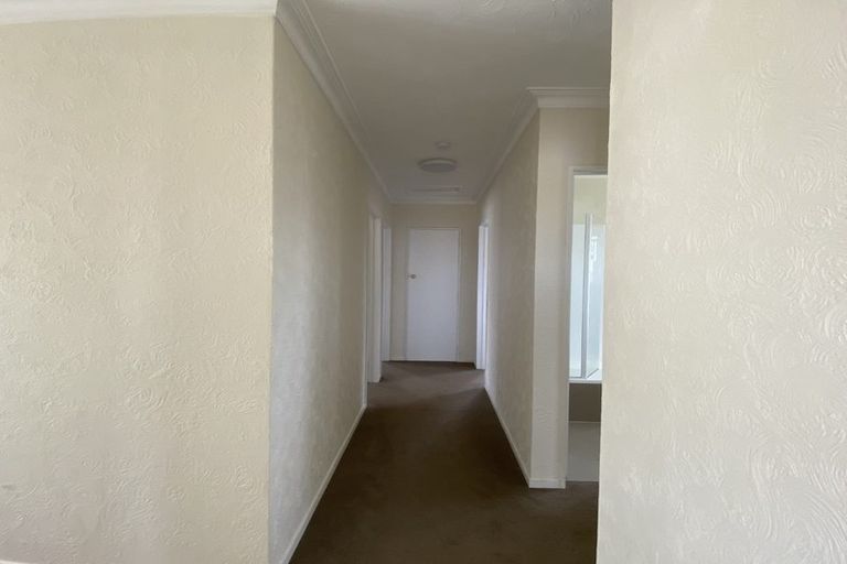 Photo of property in 72 Botany Road, Botany Downs, Auckland, 2010