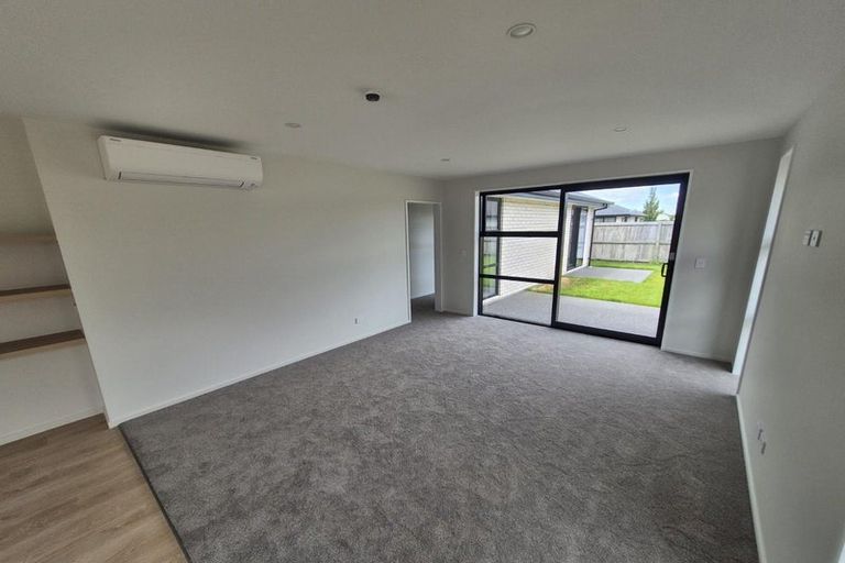 Photo of property in 30 Harry Manship Crescent, Halswell, Christchurch, 8025