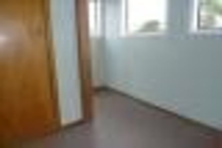 Photo of property in 60 Stewart Drive, Newlands, Wellington, 6037