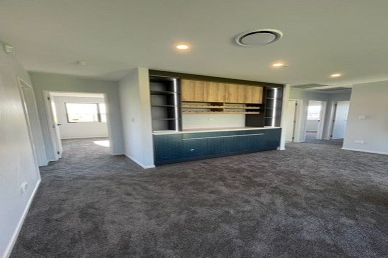 Photo of property in 4 Pineview Drive, Rosehill, Papakura, 2113