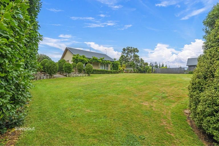 Photo of property in 76 Polson Hill Drive, Aokautere, Palmerston North, 4471