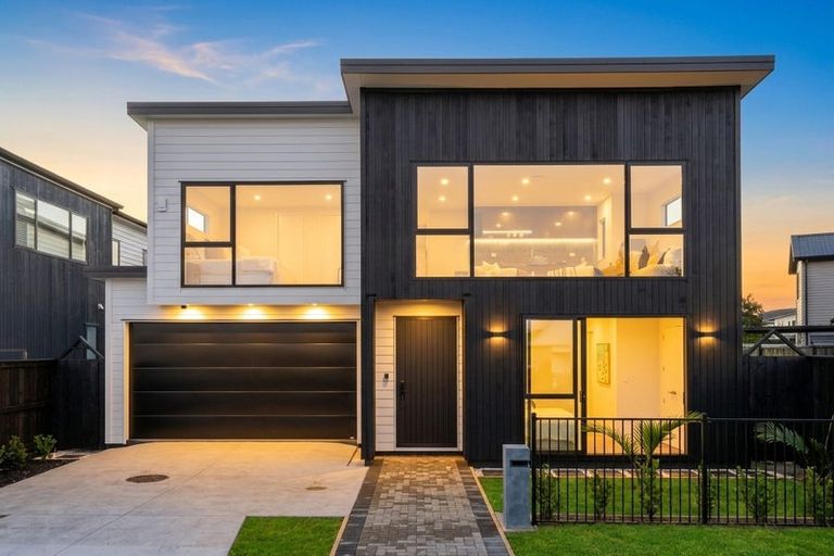 Photo of property in 7 Picnic Point Road, Hobsonville, Auckland, 0616