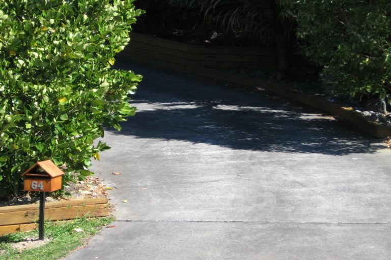 Photo of property in 64 Topliss Drive, Northcross, Auckland, 0632