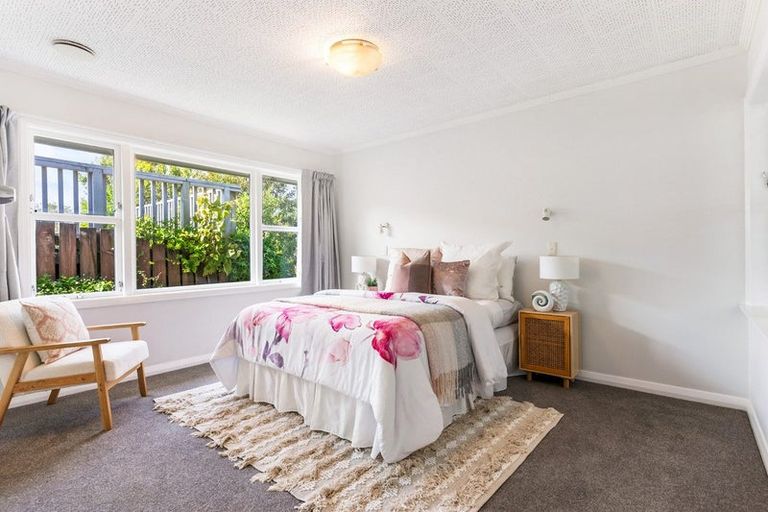 Photo of property in 30 Bassett Road, Johnsonville, Wellington, 6037