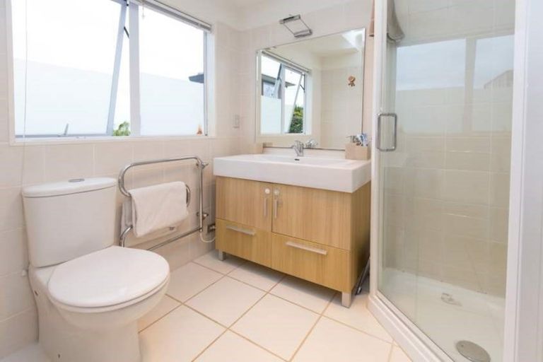 Photo of property in 1312 Whangaparaoa Road, Army Bay, Whangaparaoa, 0930