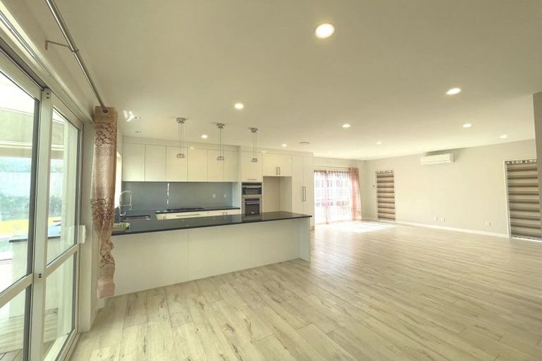 Photo of property in 14a Bridge Avenue, Te Atatu South, Auckland, 0610