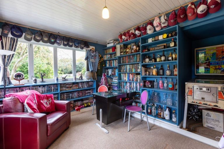 Photo of property in 6 Totara Road, Kumeroa, Woodville, 4997