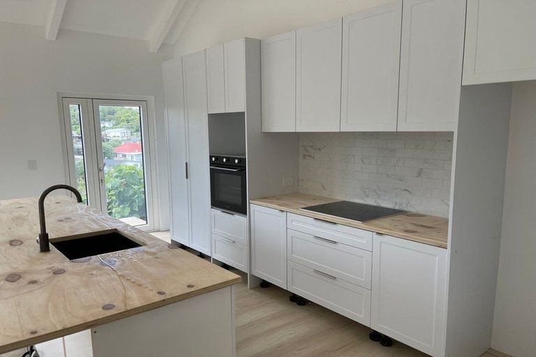 Photo of property in 12 Frankley Road, Westown, New Plymouth, 4310