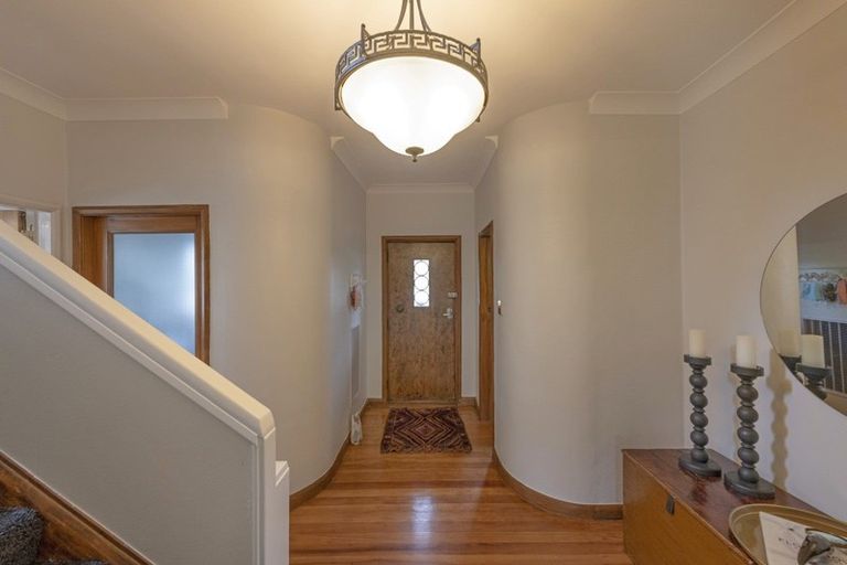 Photo of property in 130 Karori Road, Karori, Wellington, 6012