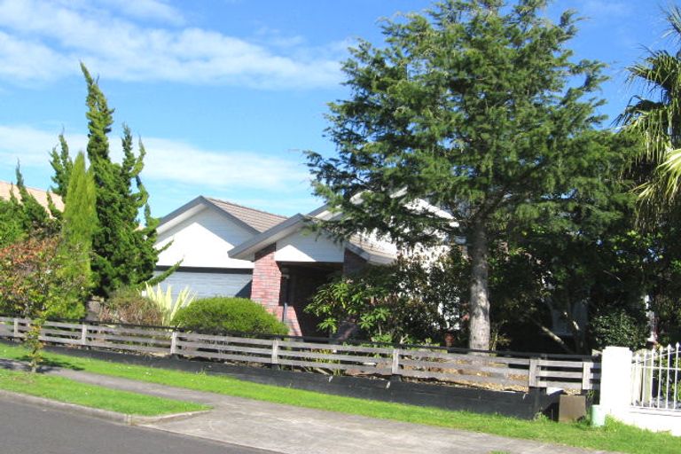 Photo of property in 3 Bronte Place, Somerville, Auckland, 2014