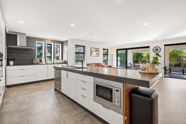 Photo of property in 16 Stace Hopper Drive, One Tree Point, 0118