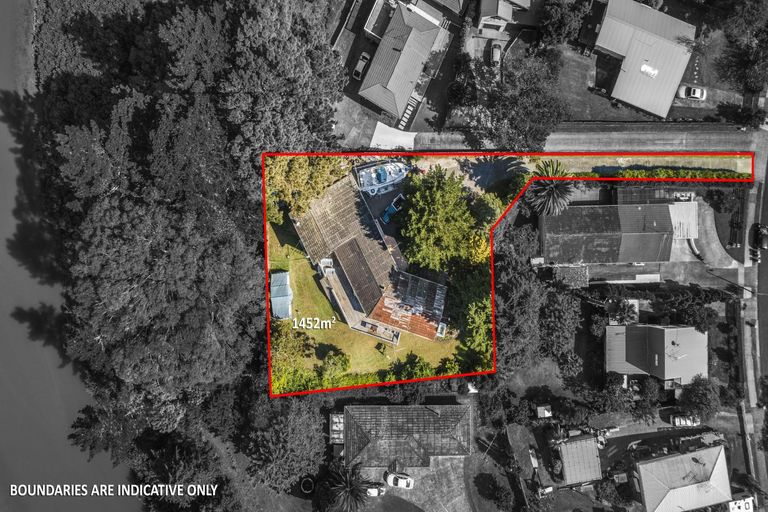 Photo of property in 114 Ennis Avenue, Pakuranga Heights, Auckland, 2010