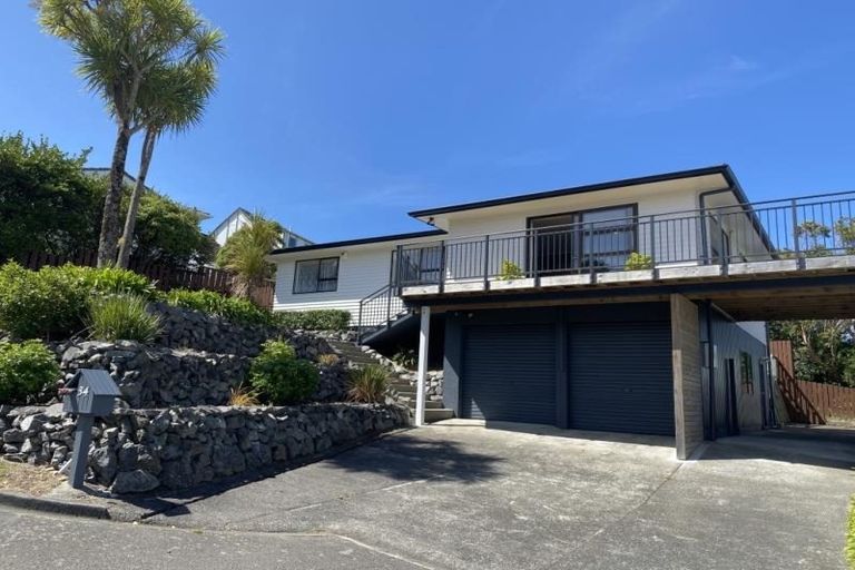Photo of property in 34 Percy Dyett Drive, Karori, Wellington, 6012