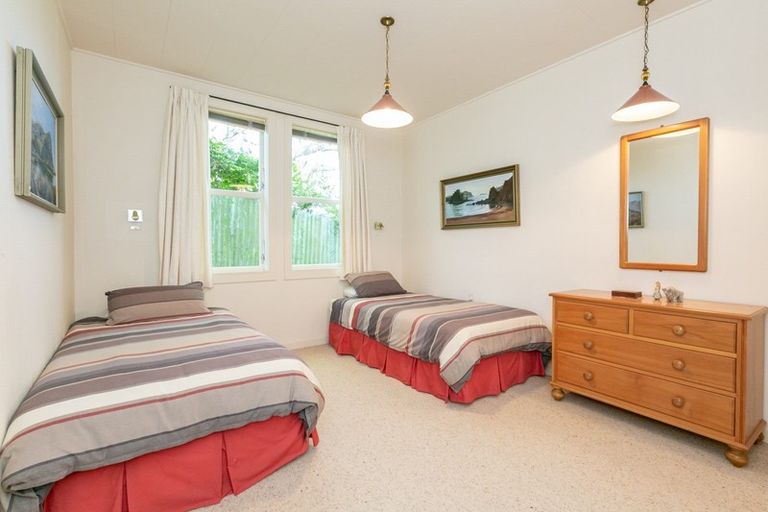 Photo of property in 27 Seapoint Road, Bluff Hill, Napier, 4110