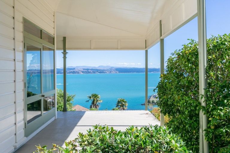 Photo of property in 27 Seapoint Road, Bluff Hill, Napier, 4110