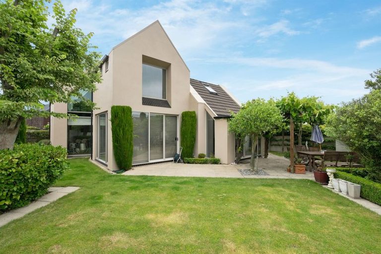 Photo of property in 6 Chateau Drive, Burnside, Christchurch, 8053