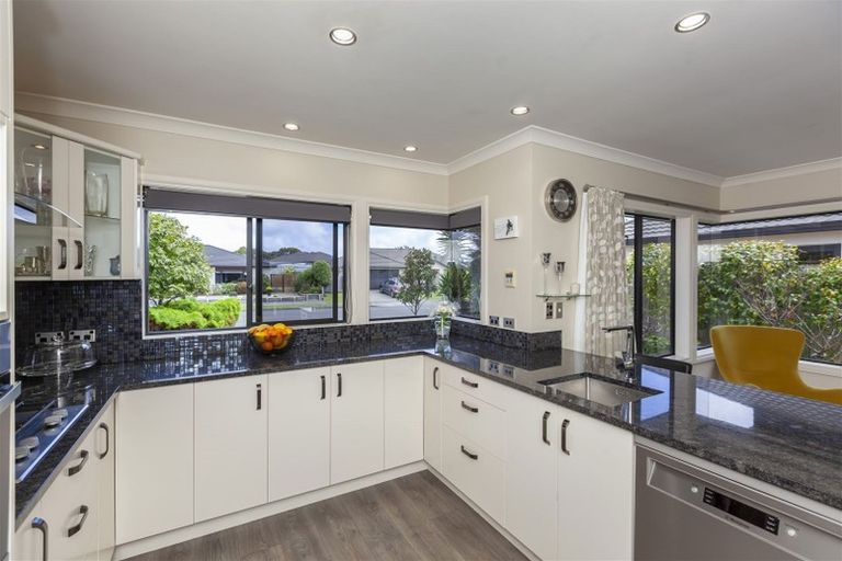 Photo of property in 4 Consort Close, Paraparaumu Beach, Paraparaumu, 5032