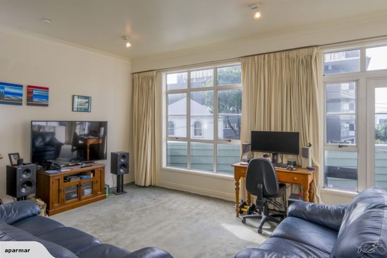 Photo of property in 32 Pipitea Street, Thorndon, Wellington, 6011