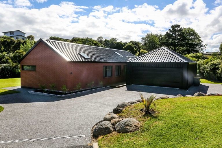 Photo of property in 23c Arden Place, Oakura, 4314