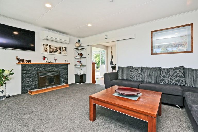 Photo of property in 2 Selwyn Road, Havelock North, 4130