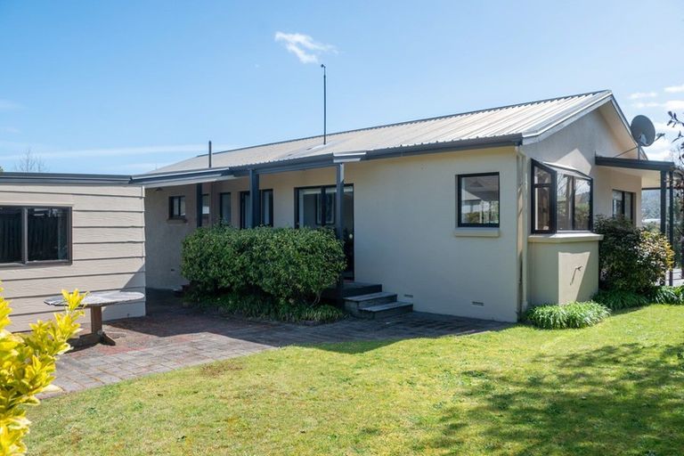 Photo of property in 72 Kinloch Road, Kinloch, Taupo, 3377