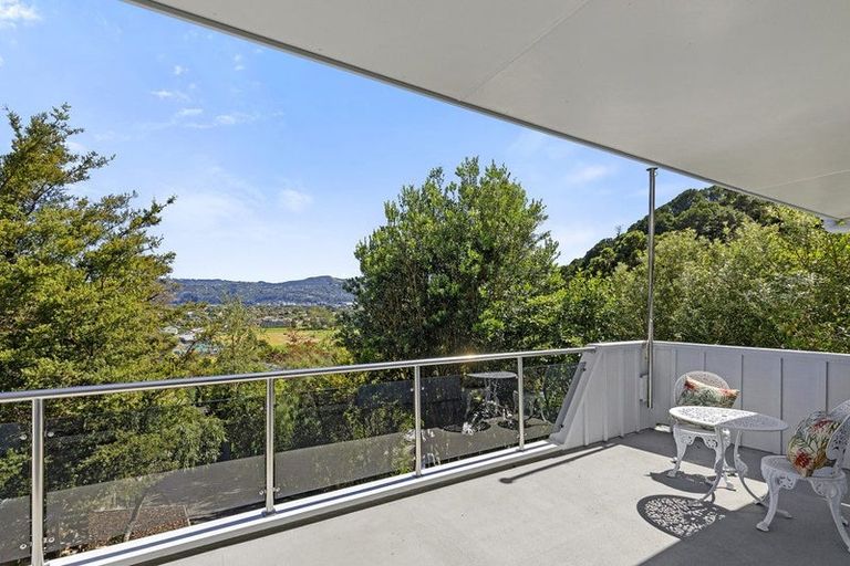 Photo of property in 233a Whites Line East, Waiwhetu, Lower Hutt, 5010