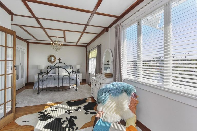 Photo of property in 15 Wallace Place, Westown, New Plymouth, 4310