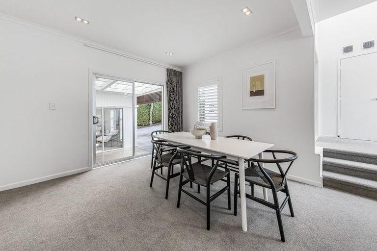 Photo of property in 16 Prestige Place, Castor Bay, Auckland, 0620