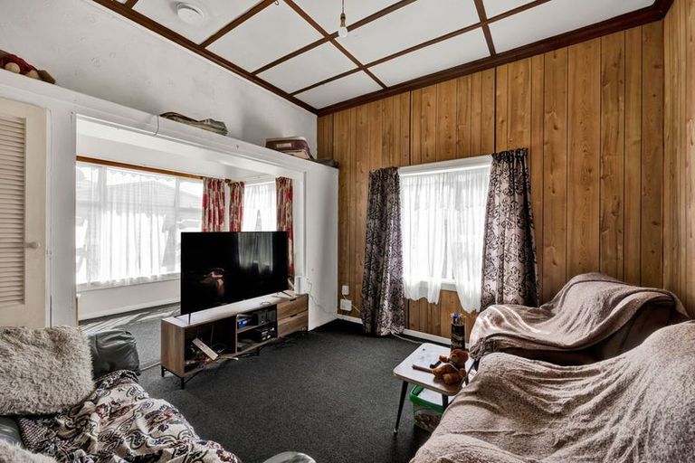 Photo of property in 49 Collins Street, Hawera, 4610