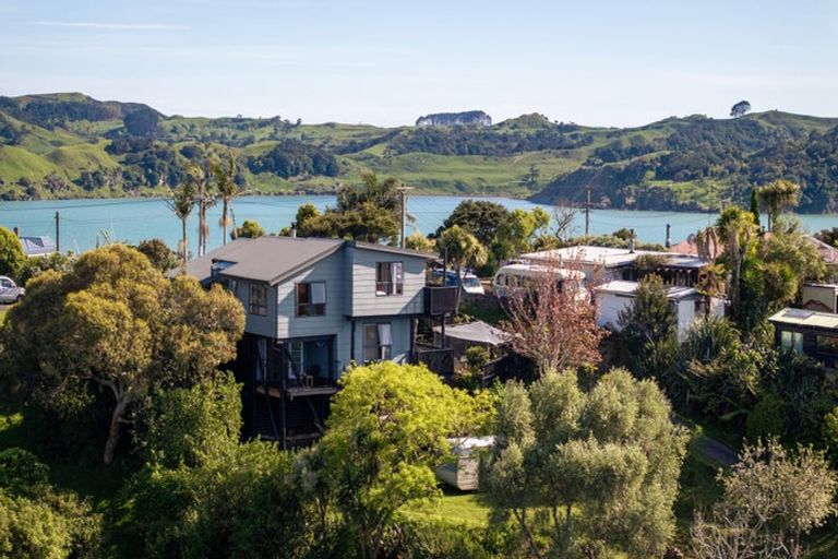 Photo of property in 1 Bay View Road, Raglan, 3225