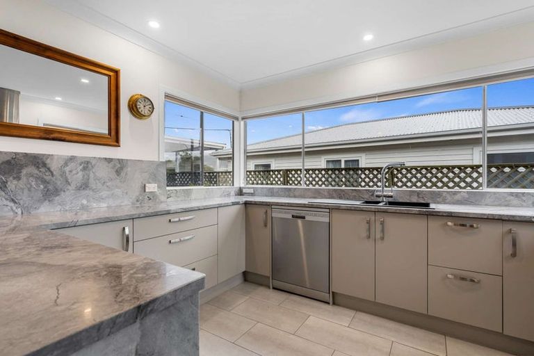 Photo of property in 1/111 Parkers Road, Tahunanui, Nelson, 7011