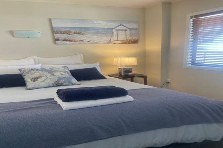 Photo of property in 1/46 Masterton Road, Rothesay Bay, Auckland, 0630