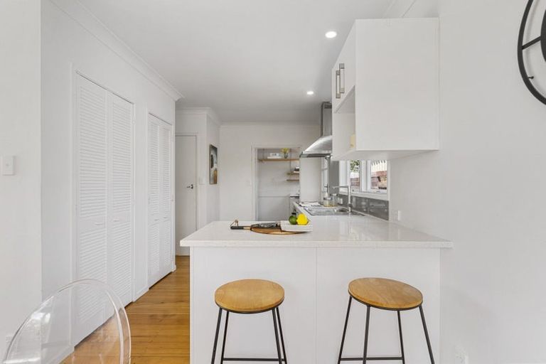 Photo of property in 7b Anne Road, Hillcrest, Auckland, 0627