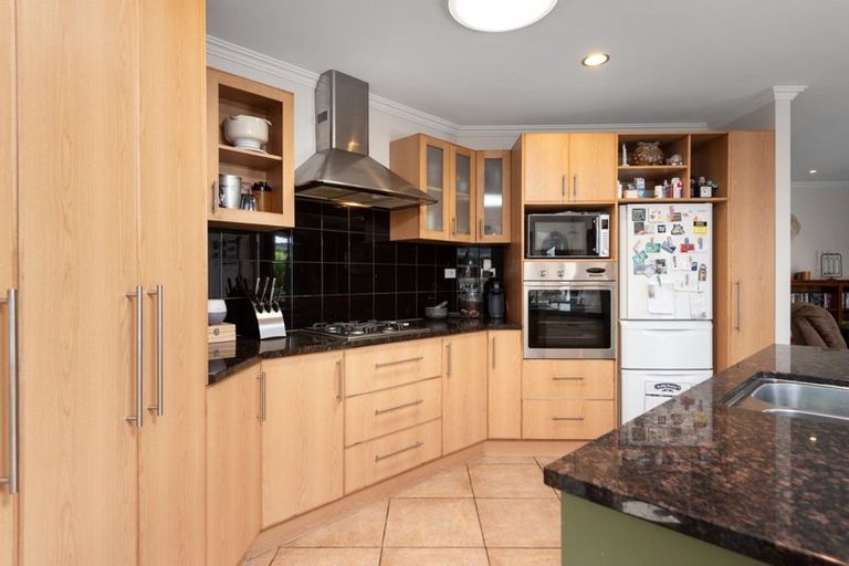 Photo of property in 24 Ohope Place, Papamoa Beach, Papamoa, 3118