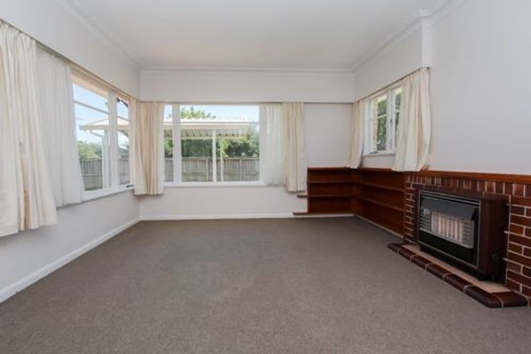 Photo of property in 18 Oxford Street, Fairfield, Hamilton, 3214