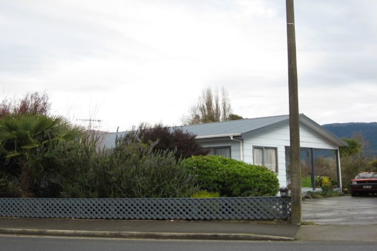 Photo of property in 103 Commercial Street, Takaka, 7110