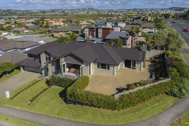 Photo of property in 65 Chesterfield Way, Orewa, 0931