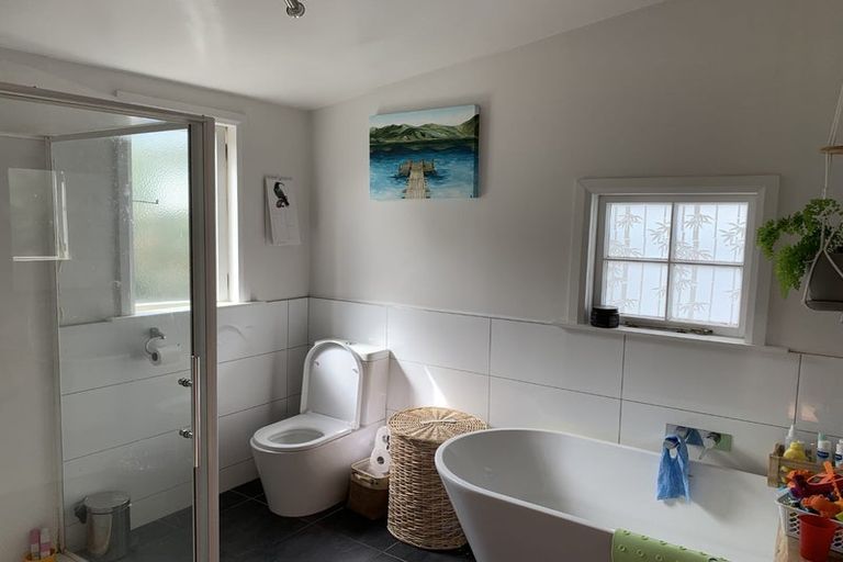 Photo of property in 135 Tipahi Street, Nelson South, Nelson, 7010