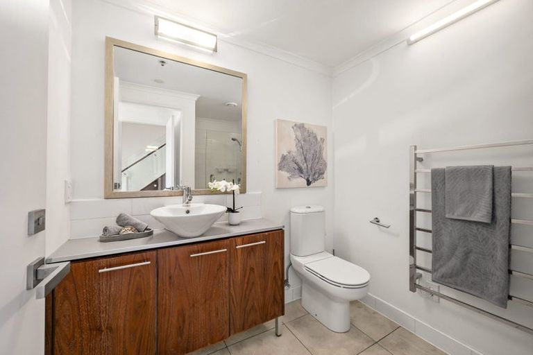 Photo of property in Augusta Apartments, 8/254 Willis Street, Te Aro, Wellington, 6011