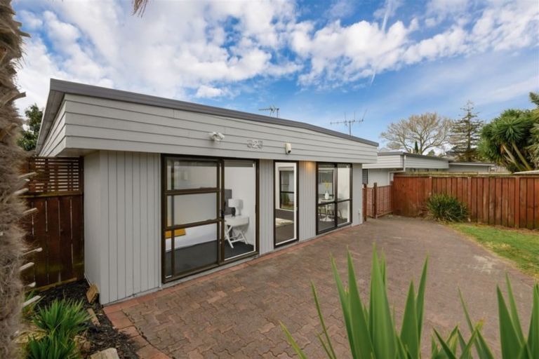 Photo of property in 85 Sunderlands Road, Bucklands Beach, Auckland, 2012