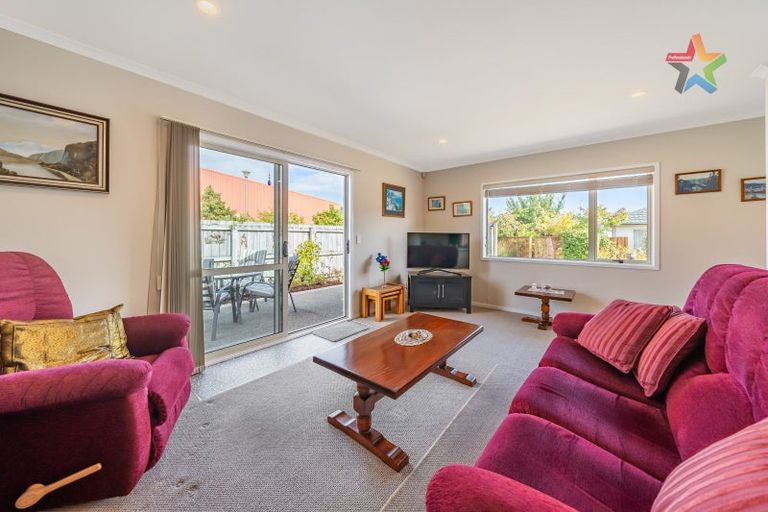 Photo of property in 37 Woodland Mews, Wainuiomata, Lower Hutt, 5014