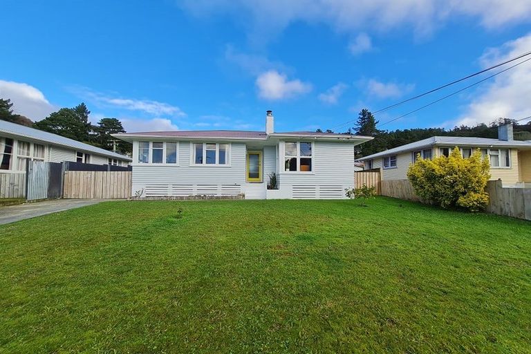 Photo of property in 23 Delaney Drive, Stokes Valley, Lower Hutt, 5019
