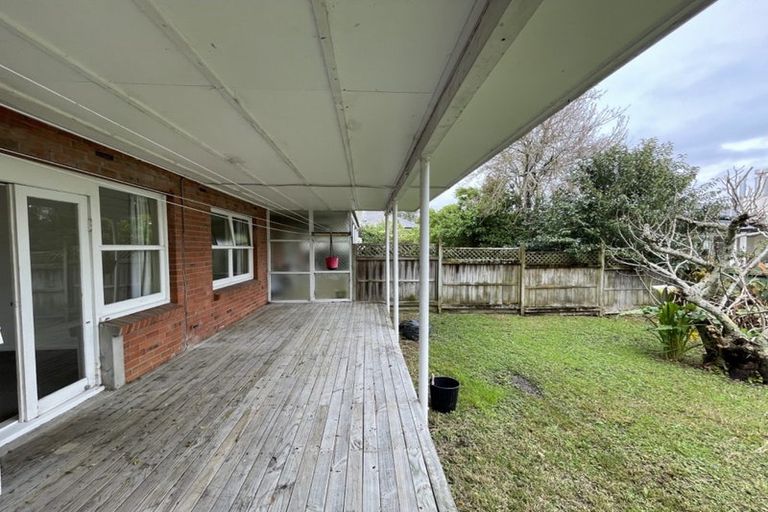Photo of property in 2/2a Ascot Avenue, Narrow Neck, Auckland, 0624