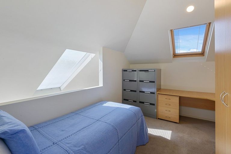 Photo of property in 39 Thornycroft Street, Fendalton, Christchurch, 8052