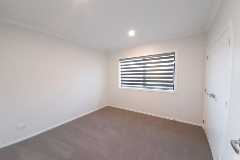 Photo of property in 16 Jane Maree Road, Kumeu, 0810